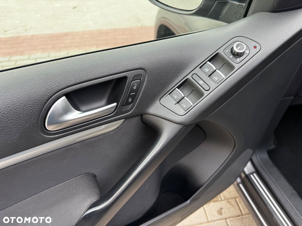 Volkswagen Tiguan 2.0 TDI DPF 4Motion BlueMotion Technology DSG Cup Sport & Style - 36