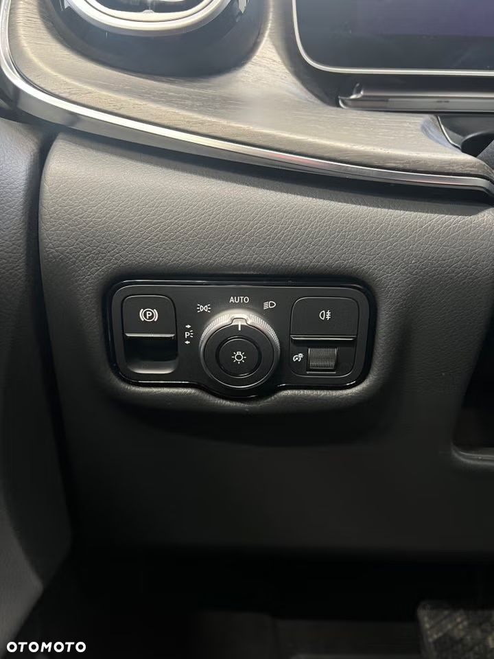 Mercedes-Benz Klasa V 250 d 4-Matic Avantgarde 9G-Tronic (d³ugi) - 16