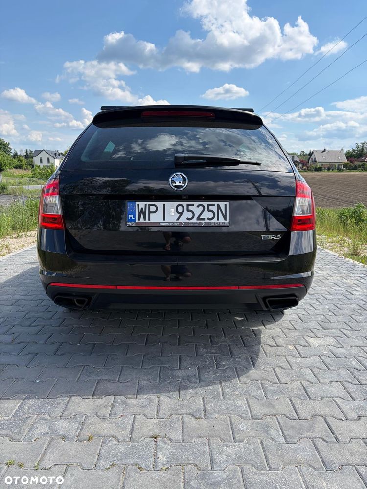 Skoda Octavia 2.0 TDI DSG RS - 17