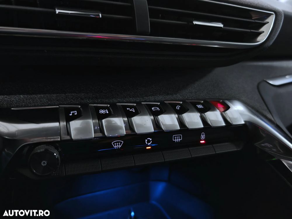 Peugeot 3008 PureTech 130 Stop & Start GPF EAT8 Allure - 18