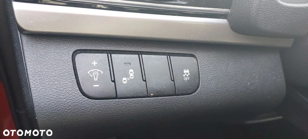 Hyundai Elantra - 16