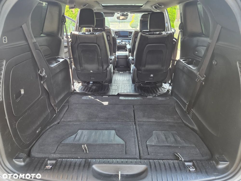 Chrysler Pacifica - 36