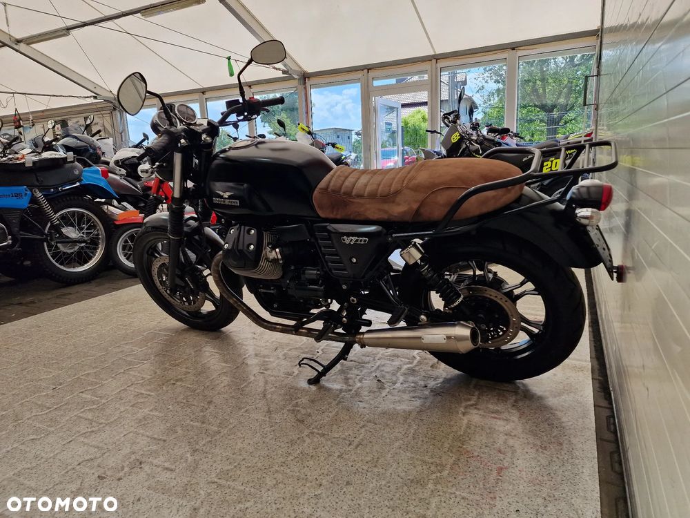 Moto Guzzi V7 - 23