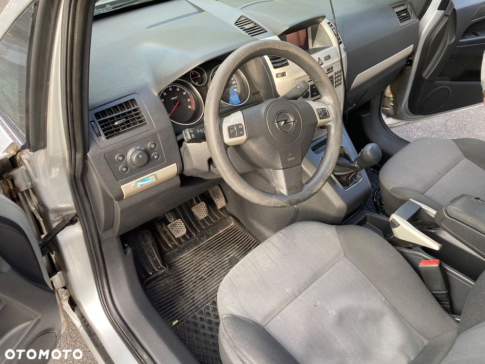 Opel Zafira 1.8 Cosmo - 8