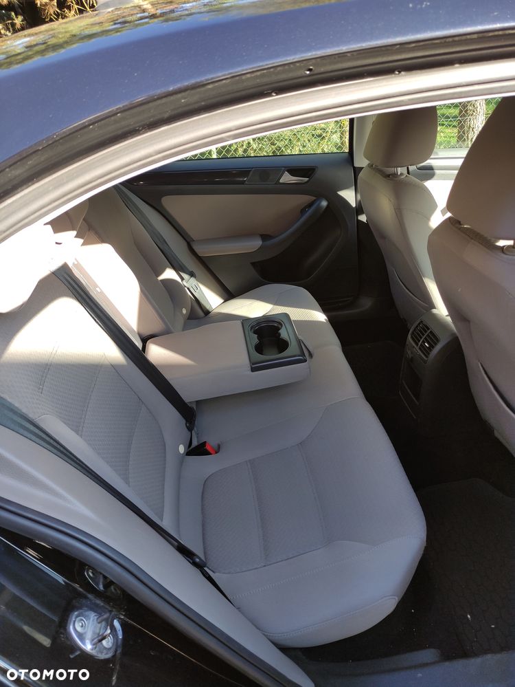 Volkswagen Jetta 1.6 TDI BMT Comfortline - 12