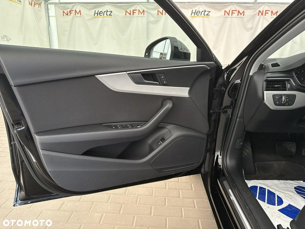 Audi A4 Limousine - 11