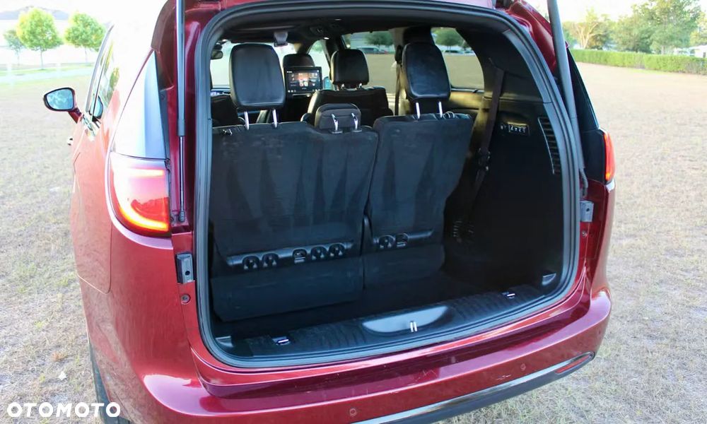 Chrysler Pacifica - 5