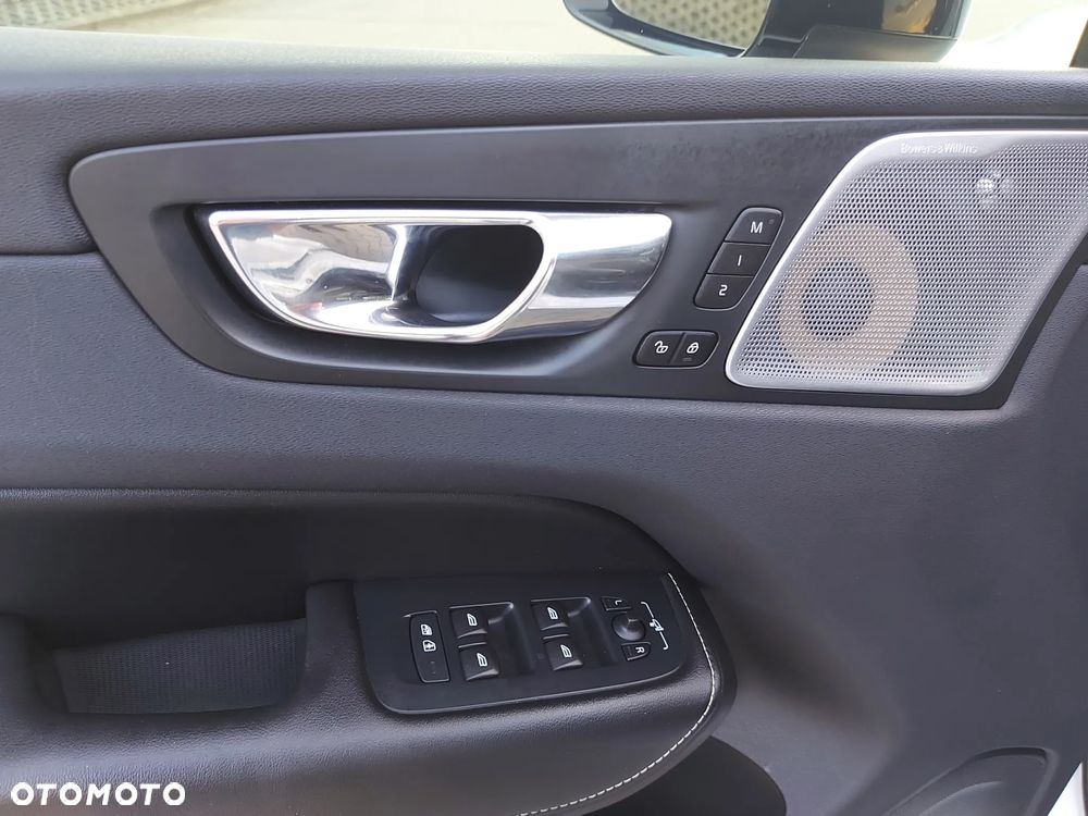 Volvo XC 60 T6 AWD R-Design - 30