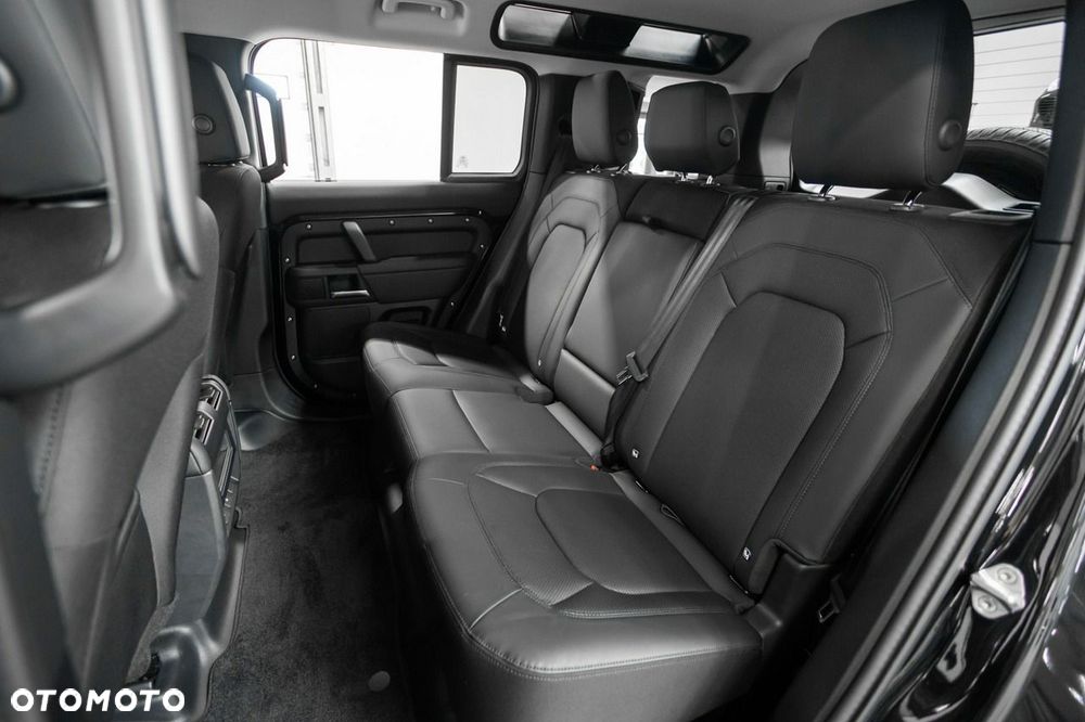 Land Rover Defender - 31