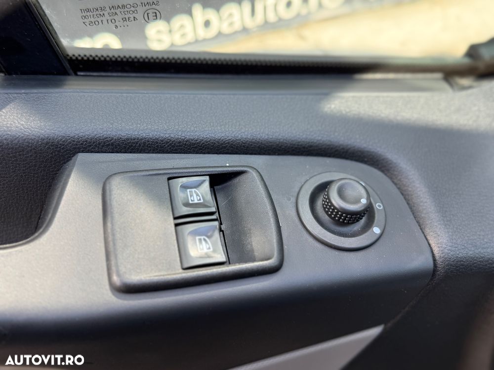 Renault Trafic - 13