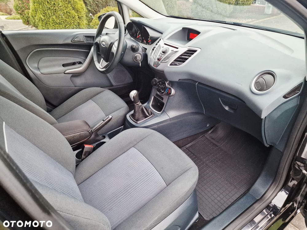 Ford Fiesta - 28