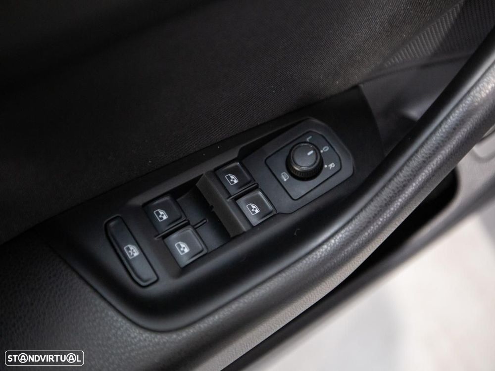 VW Passat Variant 2.0 TDi Business Package DSG - 13