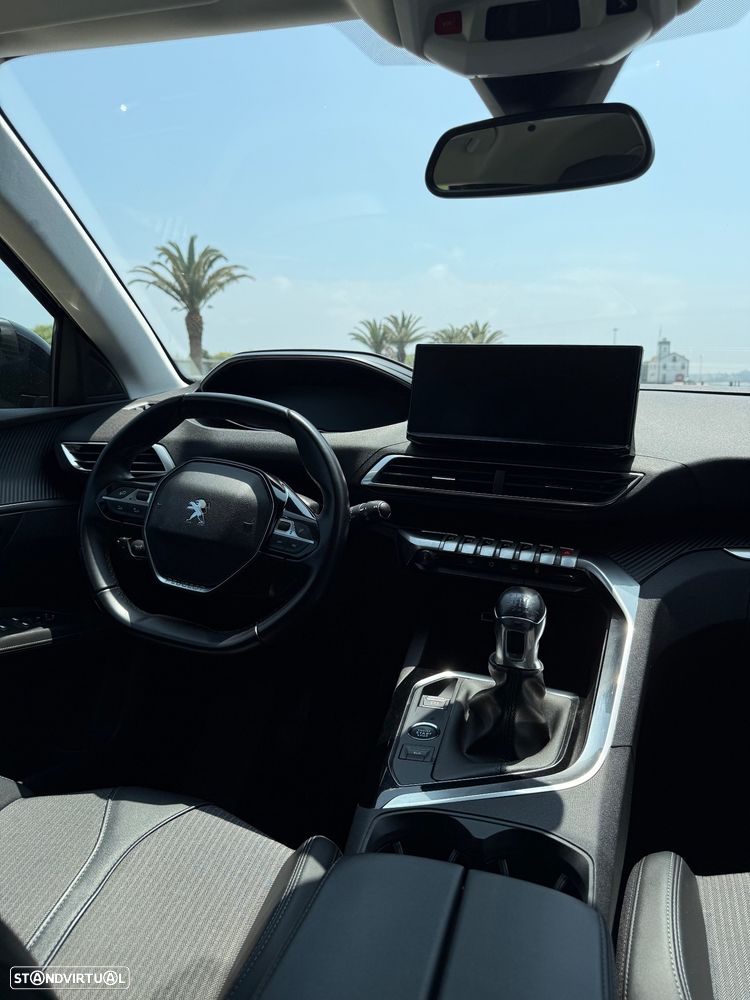 Peugeot 3008 1.2 PureTech Allure J18 - 17