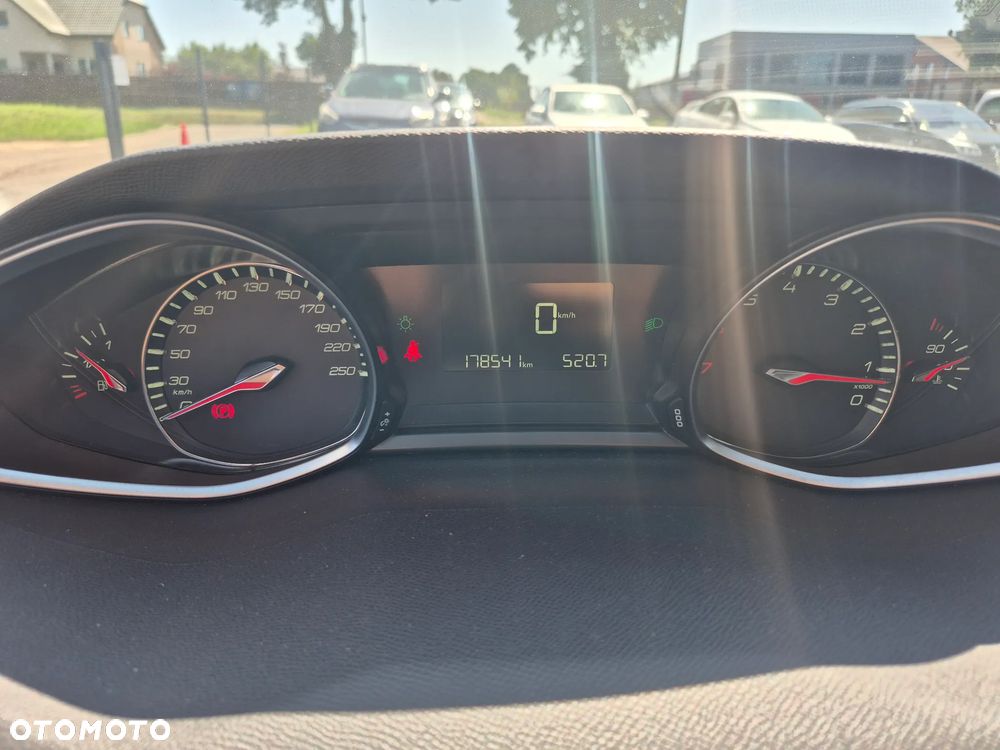 Peugeot 308 PureTech 130 Stop & Start Allure - 17