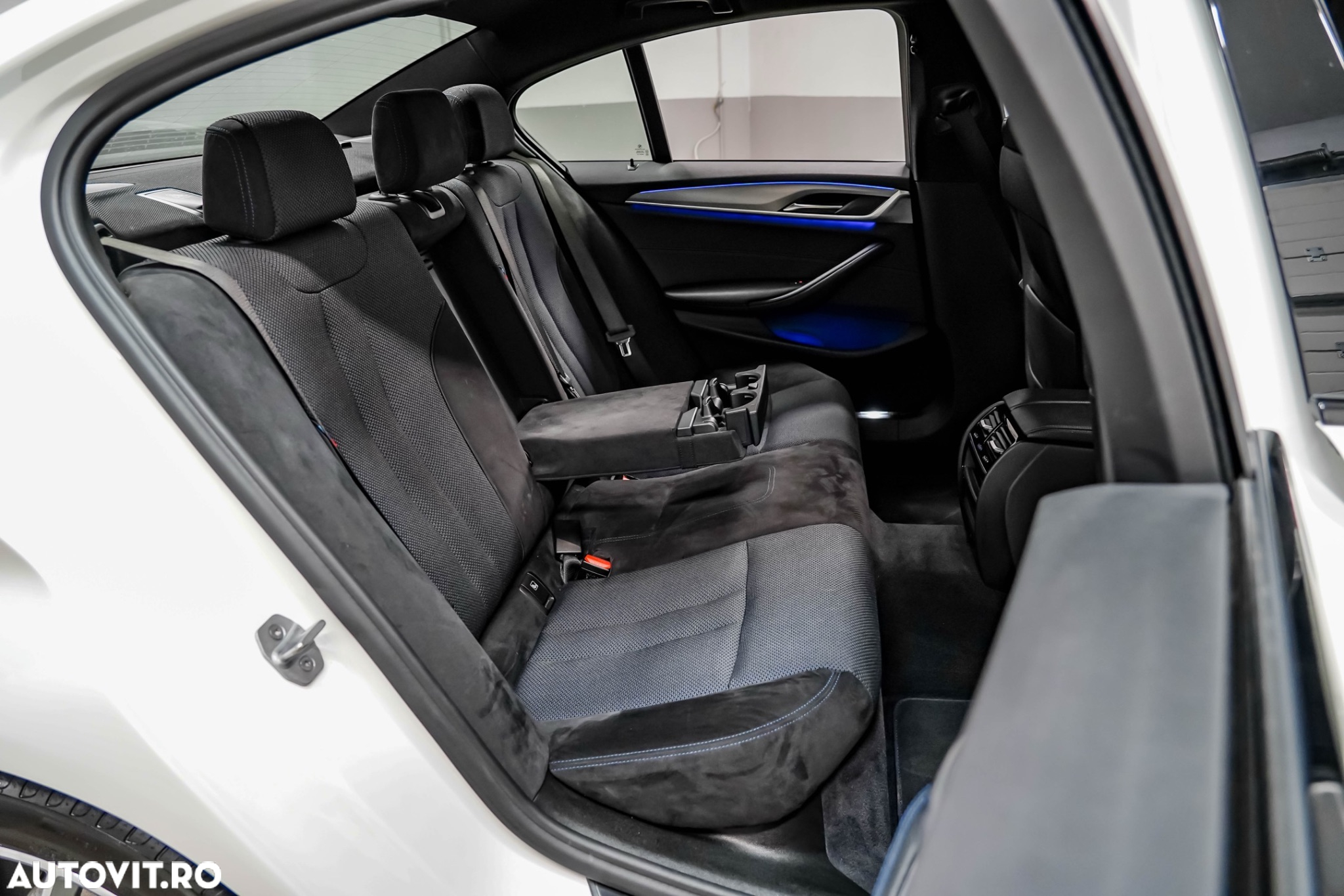 BMW Seria 5 520d xDrive AT - 17