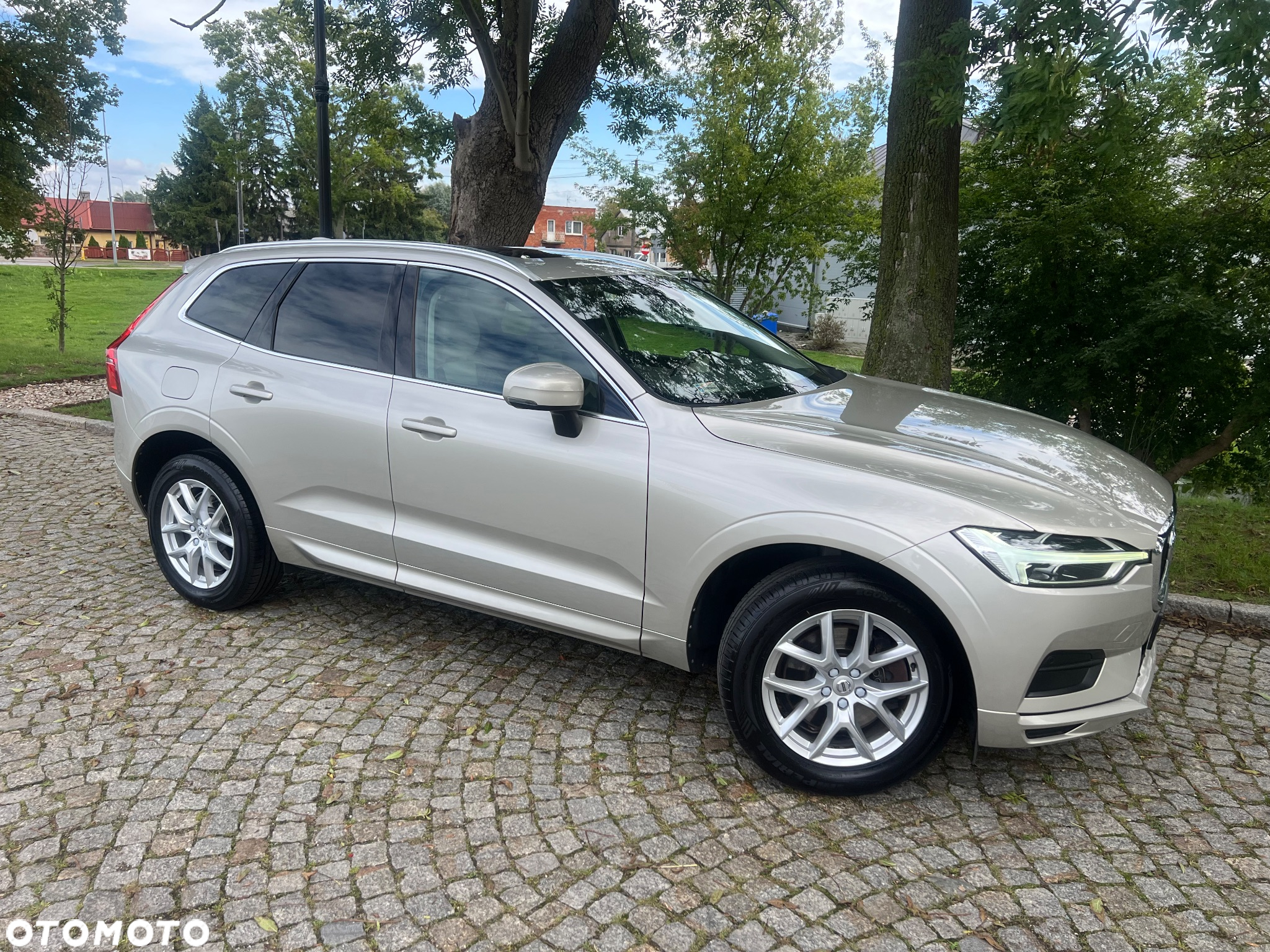 Volvo XC 60 D4 AWD Geartronic Momentum - 11