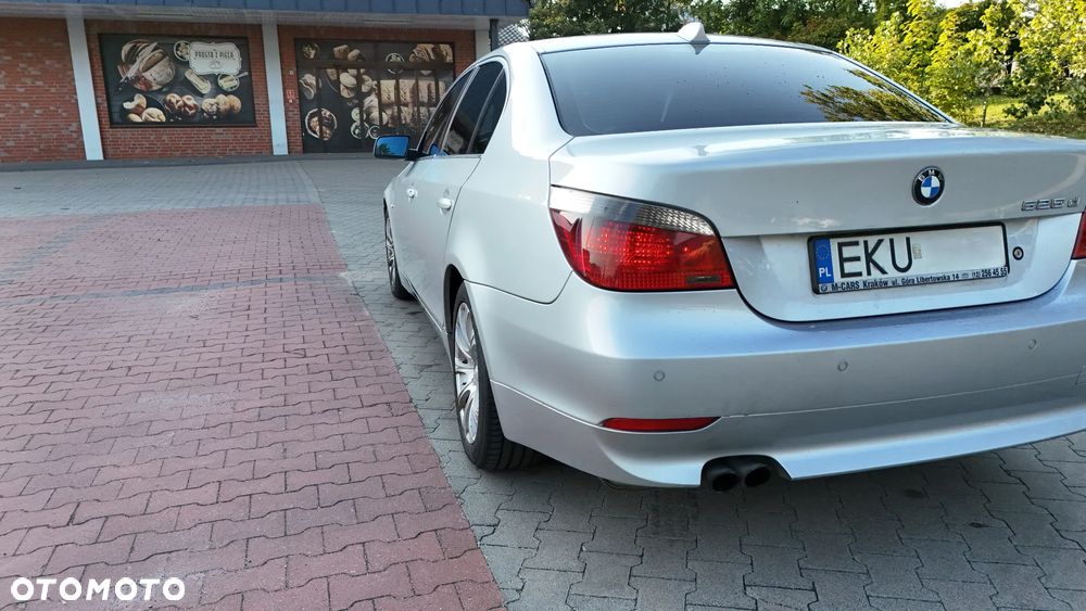 BMW Seria 5 525d - 25