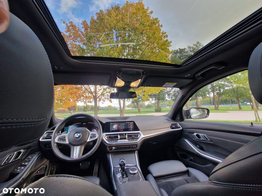 BMW Seria 3 330e M Sport - 2