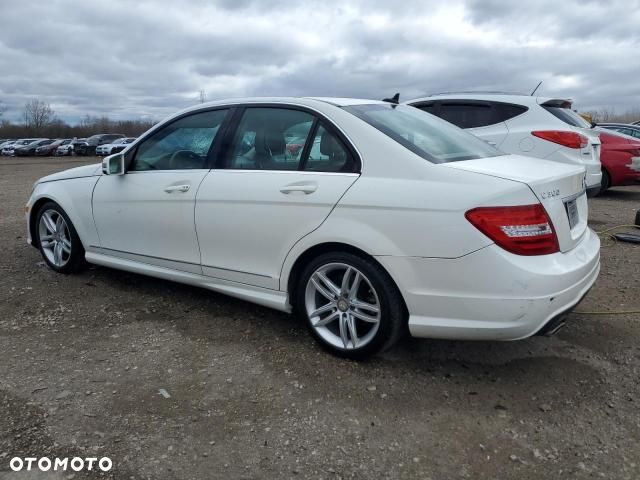 Mercedes-Benz Klasa C 300 4Matic 7G-TRONIC Avantgarde - 21