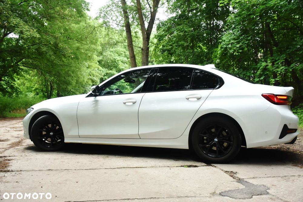 BMW Seria 3 320i - 11