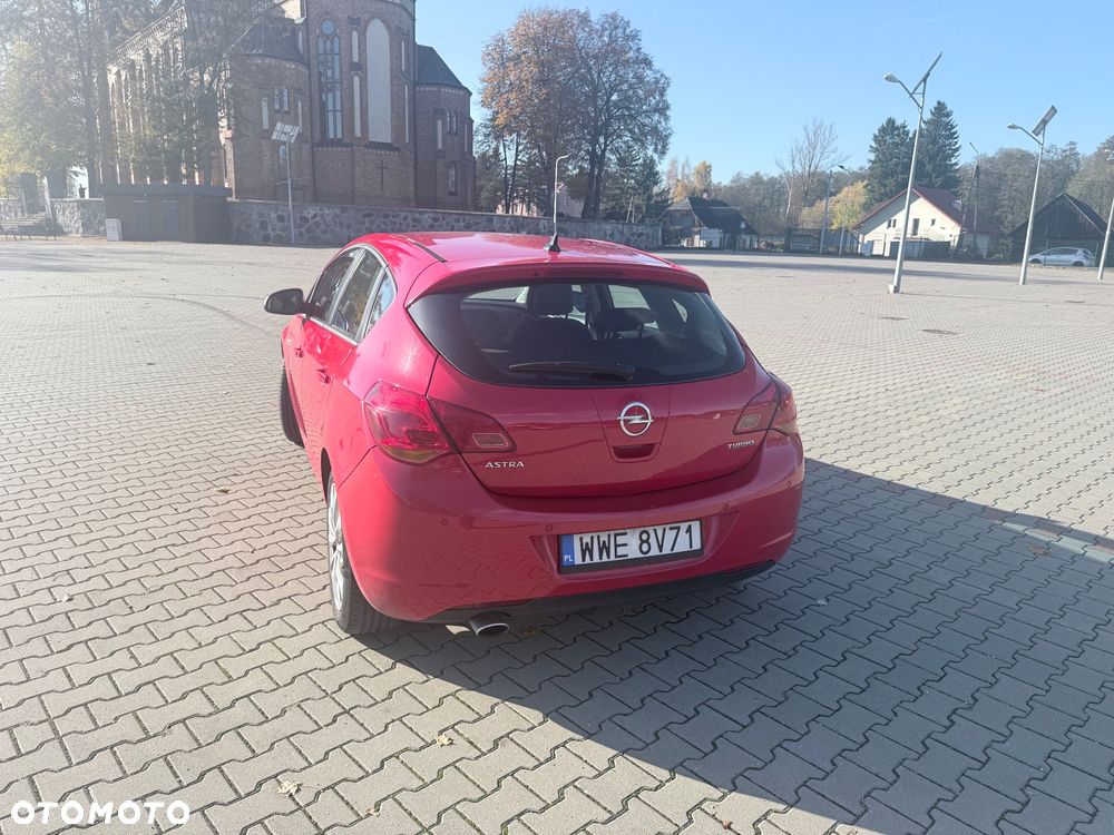 Opel Astra 2010 photo 4