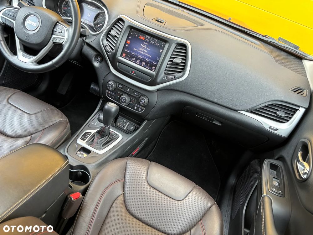 Jeep Cherokee - 39