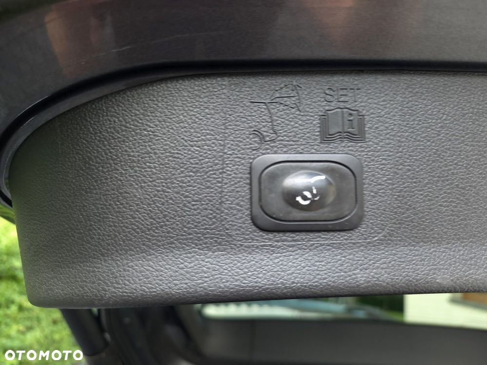 Ford Kuga 2.0 TDCi AWD Titanium - 35