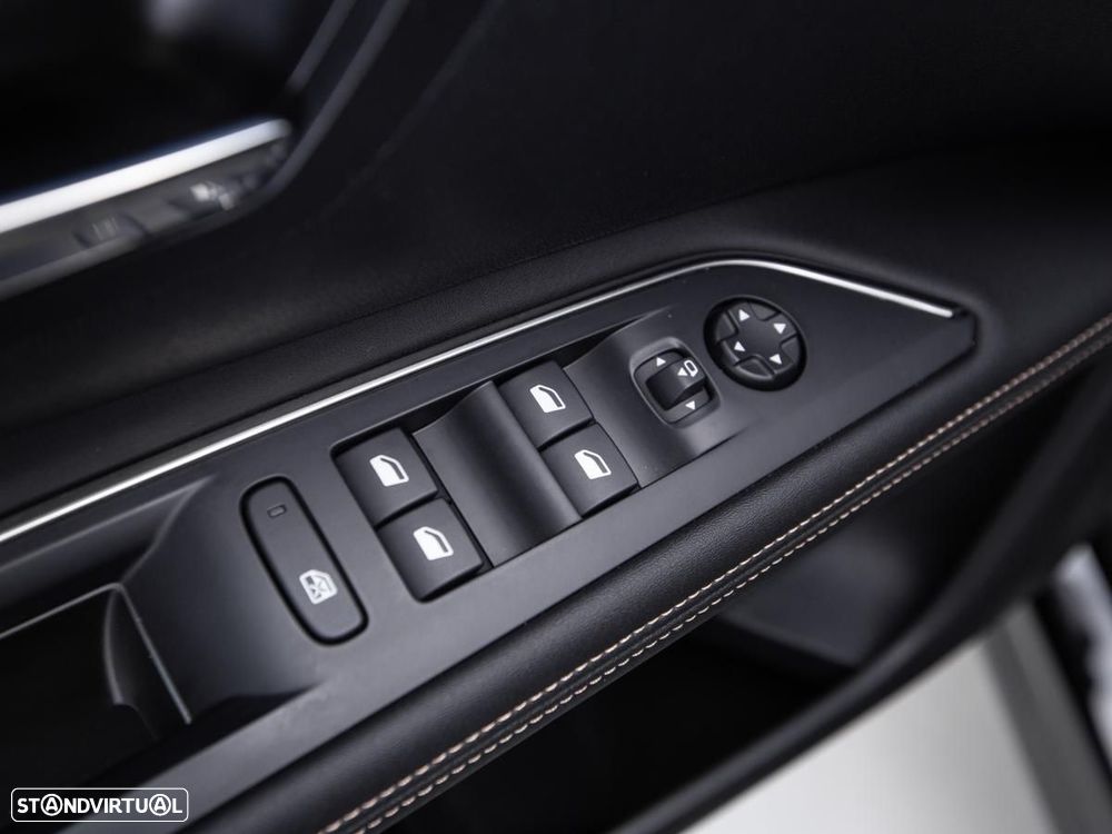 Peugeot 5008 Hybrid 136 e-DSC GT - 18