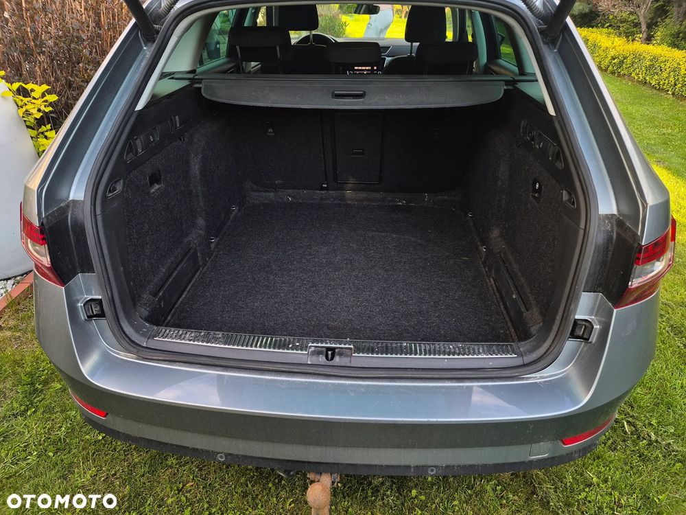 Skoda Superb 2.0 TDI Ambition - 8