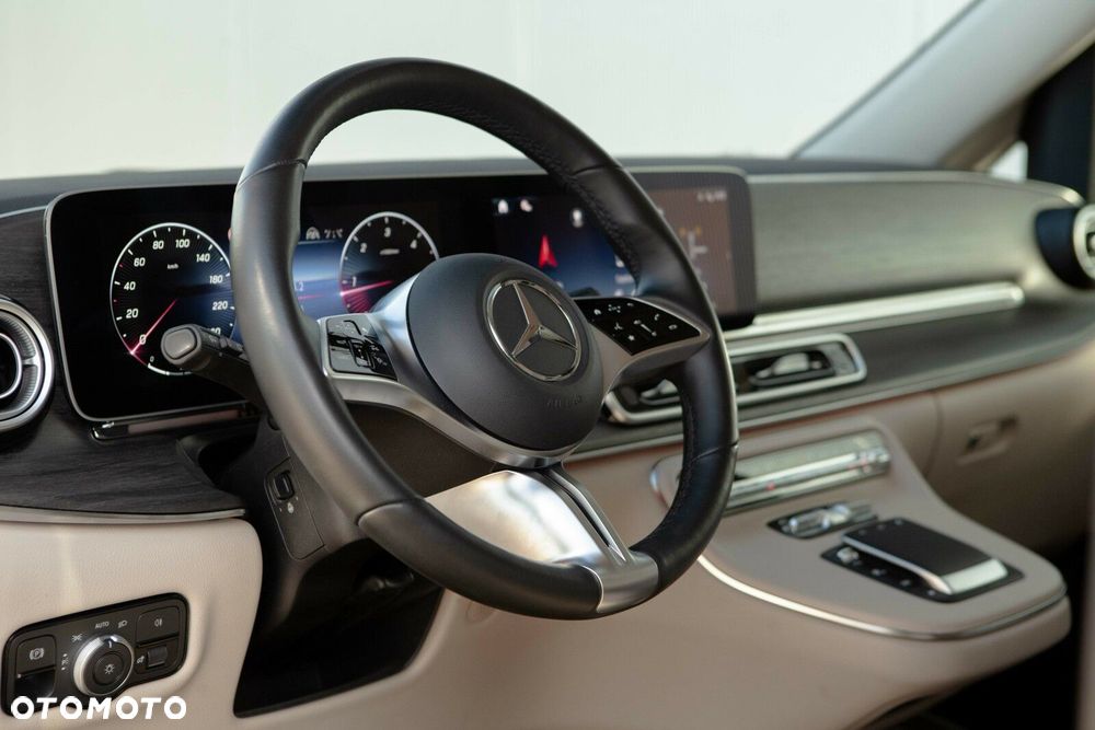 Mercedes-Benz Klasa V - 23