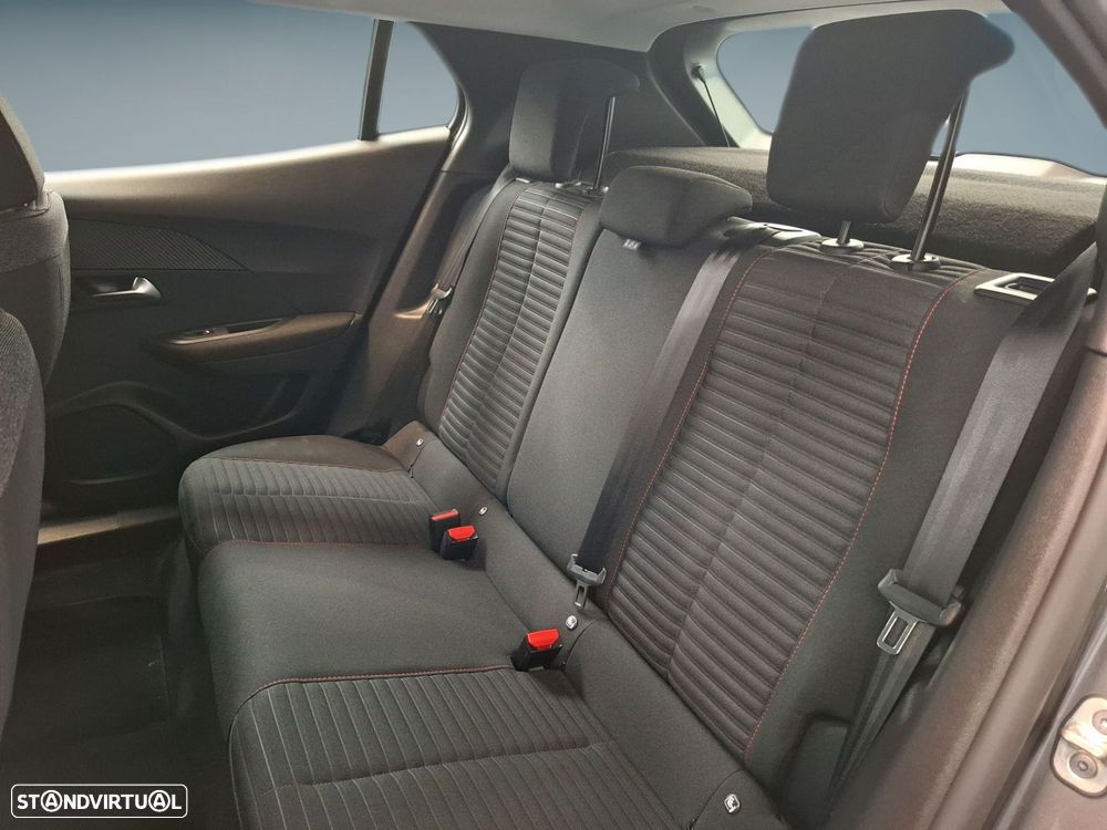 Peugeot 2008 1.2 PureTech Active Pack - 12
