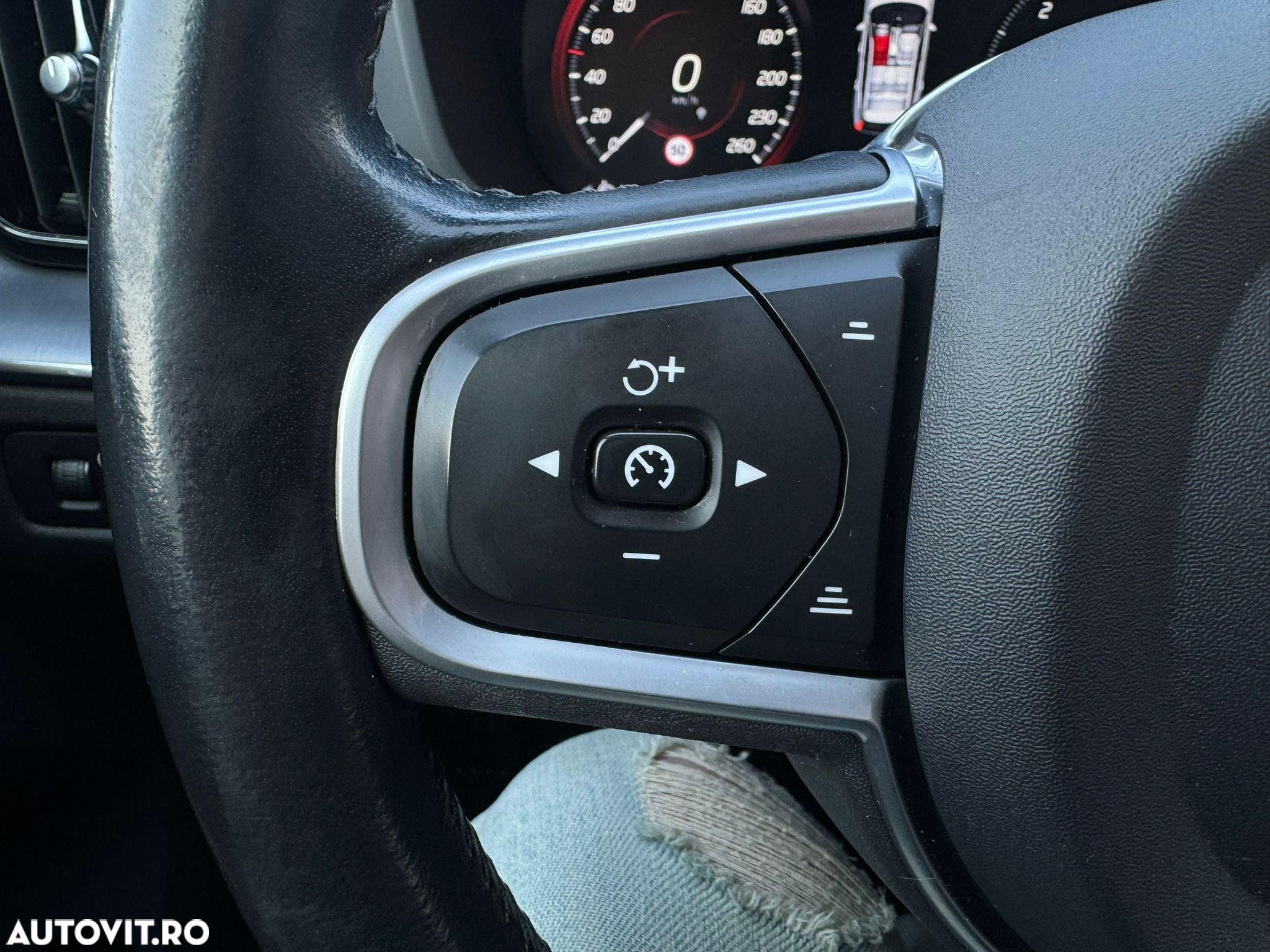Volvo XC 60 D4 Geartronic Momentum Pro - 14