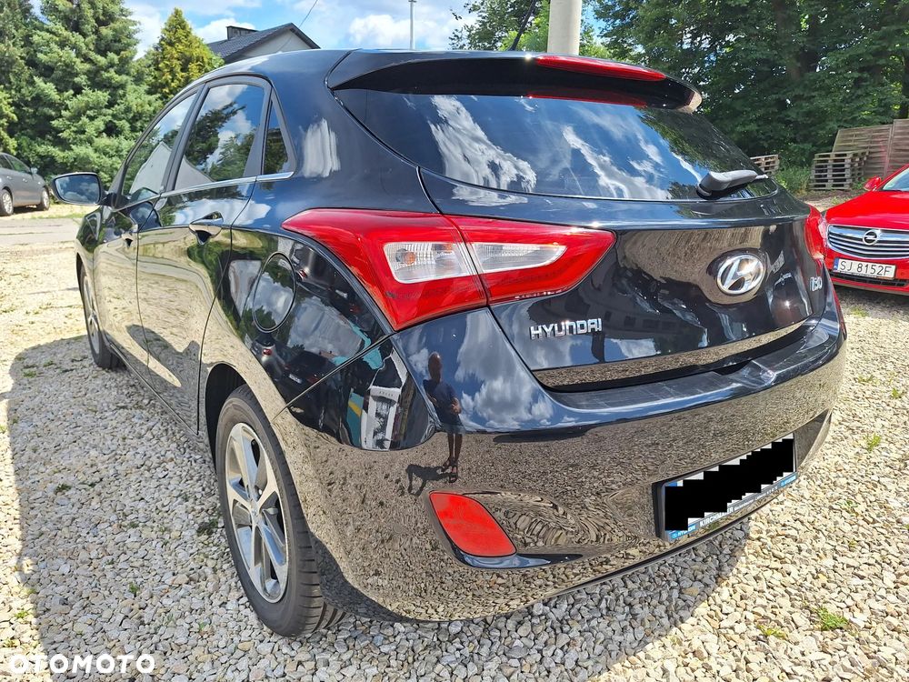 Hyundai i30 blue Kombi 1.6 GDi Passion - 10