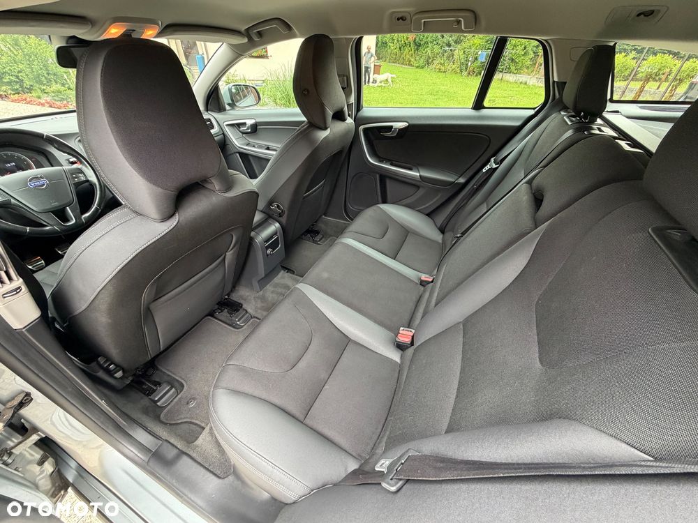 Volvo V60 D2 Kinetic - 27