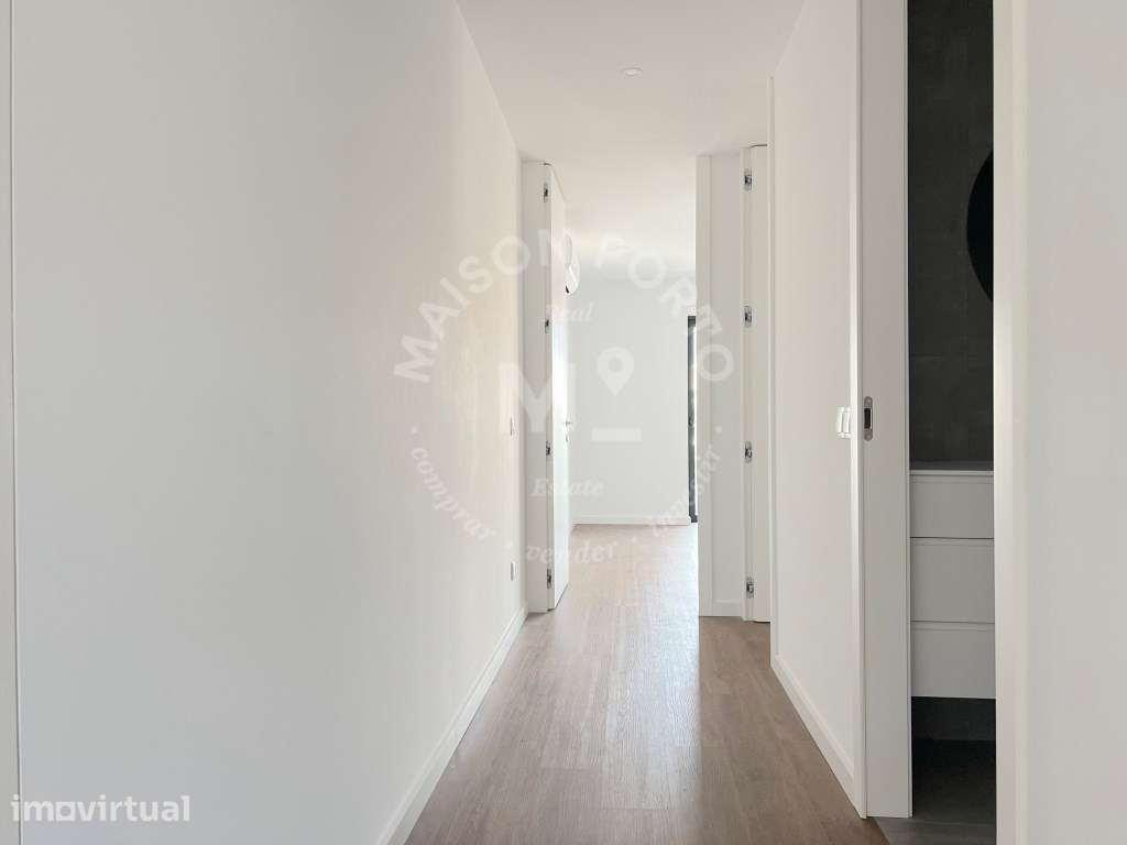 Apartamento T3 com Varanda, Suite e Lugar de Estacionamento em Água... - Grande imagem: 5/22