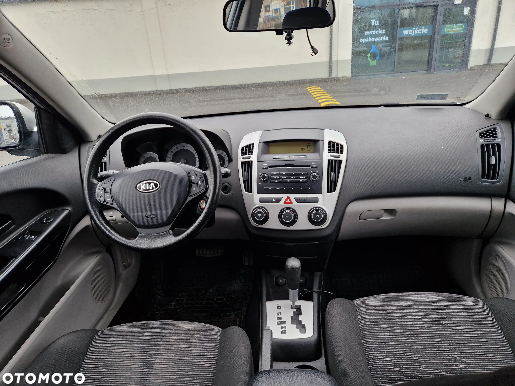 Kia Ceed - 10