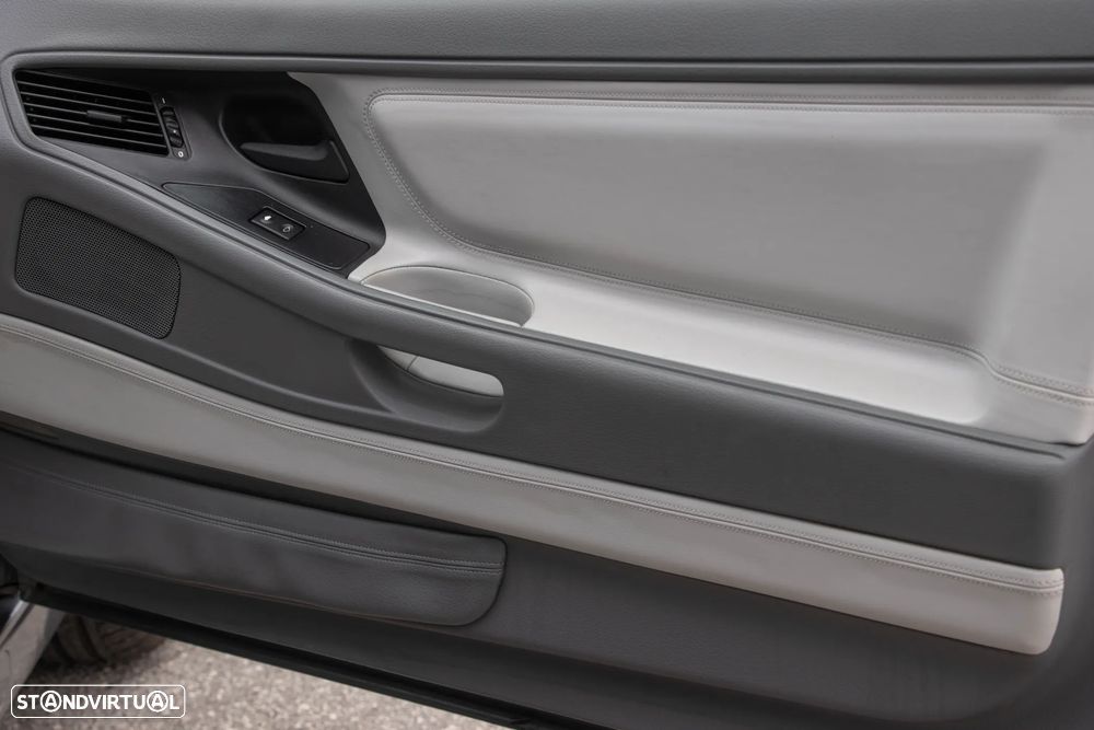BMW 850 i A - 25
