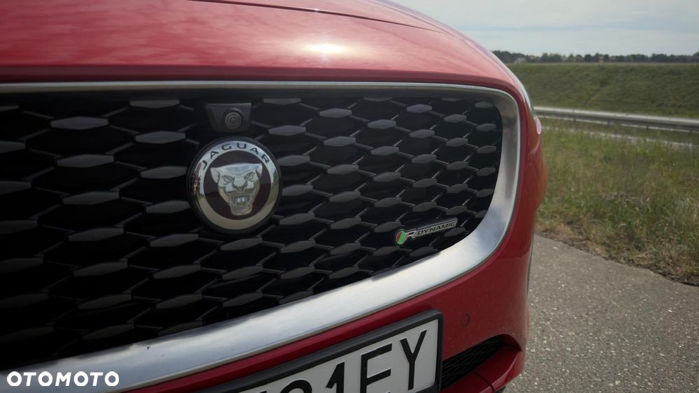 Jaguar E-Pace 2.0 D200 mHEV AWD R-Dynamic SE - 7