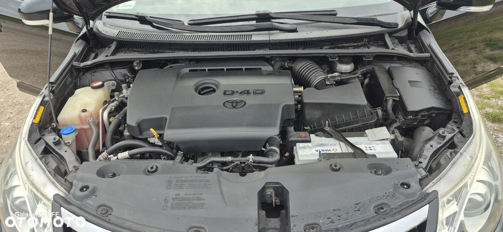 Toyota Avensis 2.0 D-4D Premium - 12