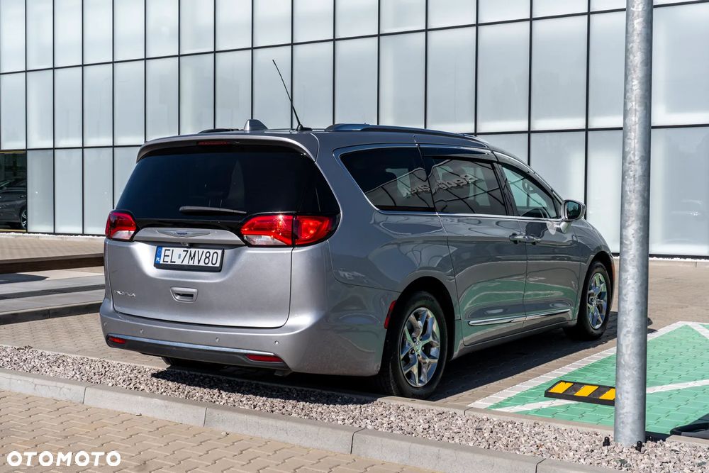 Chrysler Pacifica - 7