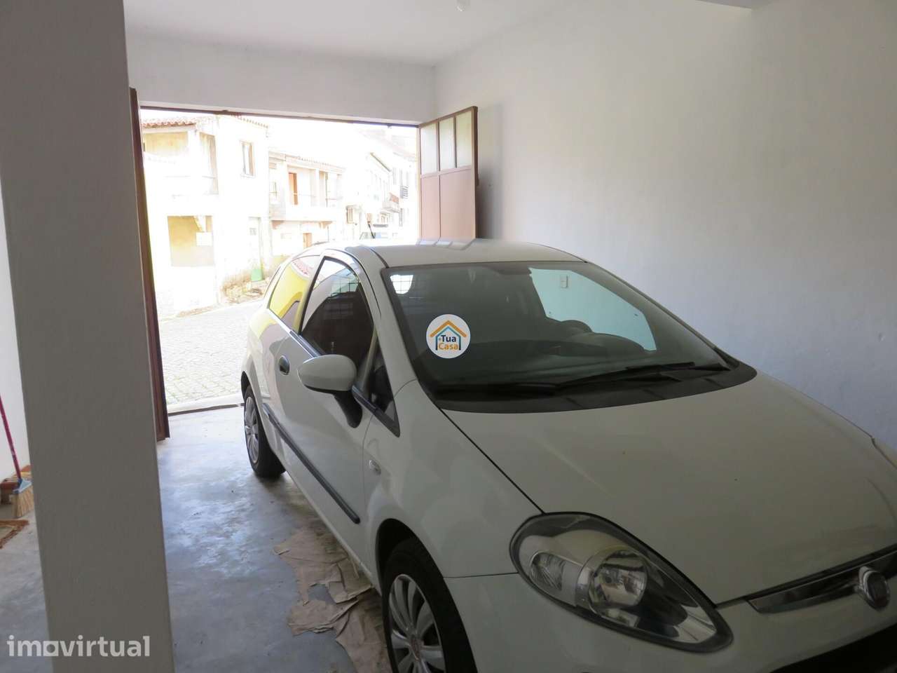 Oportunidade de Investimento: Moradia de 3 Pisos, duas garagens indivi - Grande imagem: 4/44