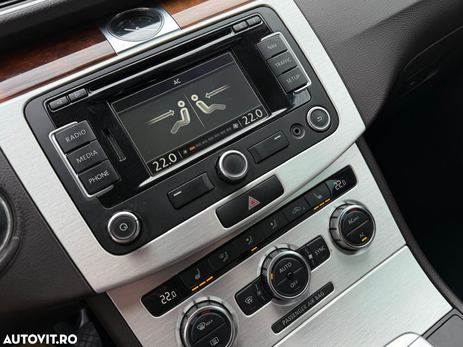 Volkswagen Passat Variant 2.0 TDI BlueMotion Technology Highline DSG - 23