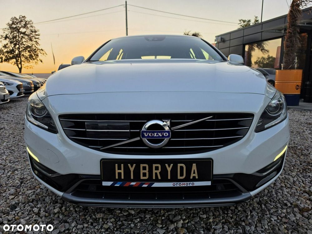 Volvo V60 D6 AWD Plug-in Hybrid Summum - 40