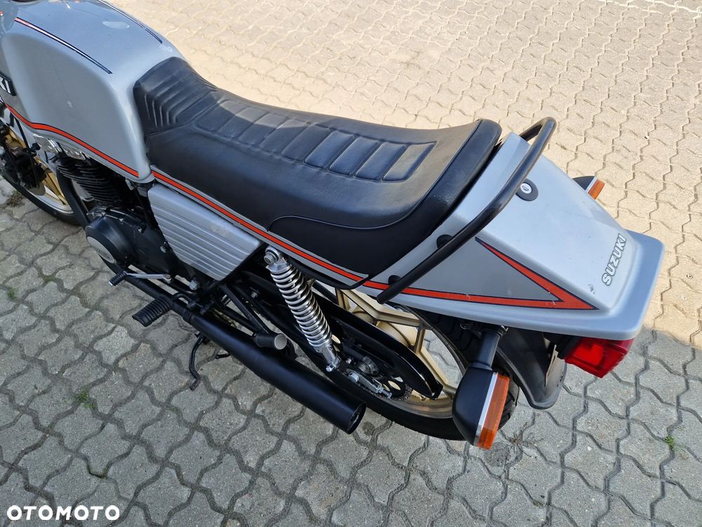 Suzuki GSX - 18