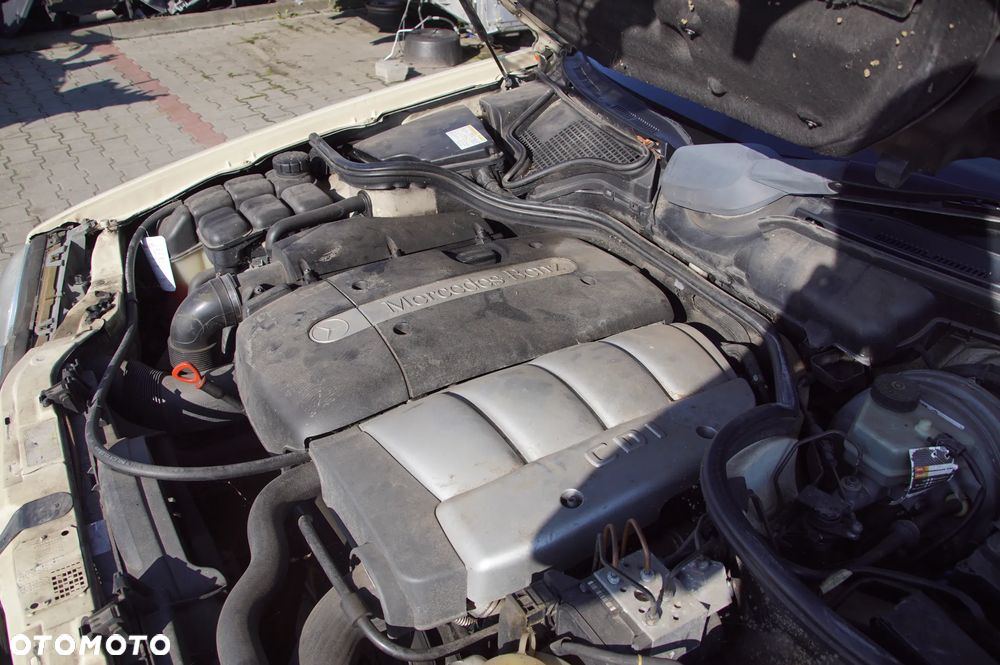 Auto na części - Mercedes E-Klasa W210 Lift 220 CDI 2.2 CDI 143 KM 611961 722699 623 1999R Silnik Skrzynia Maska Klapa Drzwi Szyba Lusterko Klamka Błotnik Deska Kokpit Sterownik Moduł Licznik - 18