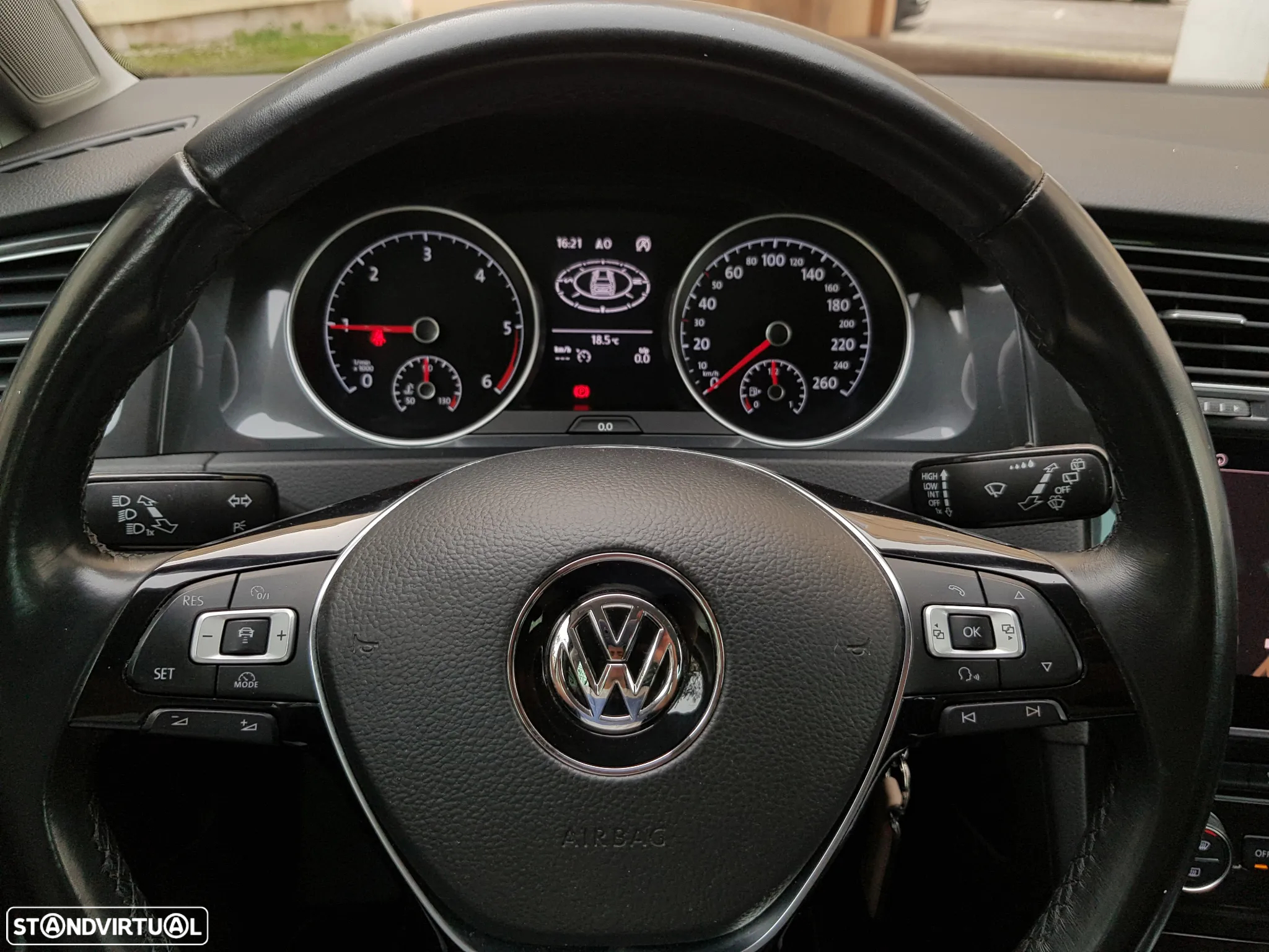 VW Golf Variant 1.6 TDi Confortline - 24