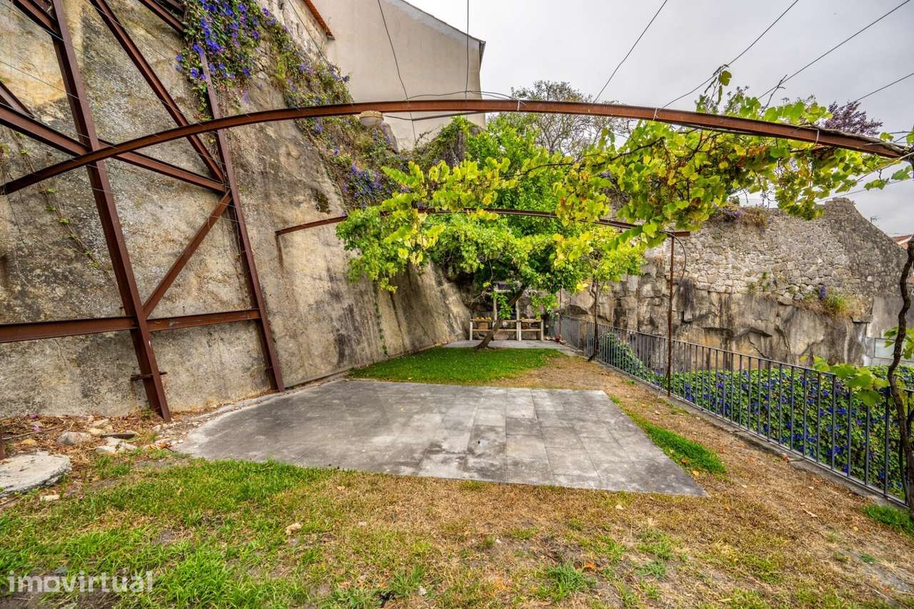 Arrendamento T2 Duplex na Lapa — Porto — Varanda, Terraço e espaço ext - Grande imagem: 2/30