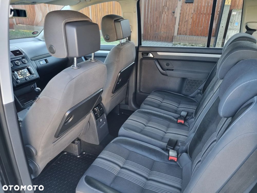 Volkswagen Touran 2.0 TDI DPF BlueMotion Technology MATCH - 18