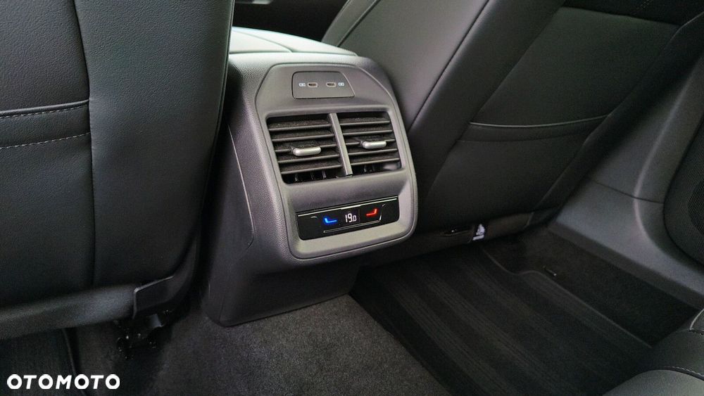 Volkswagen Passat - 31