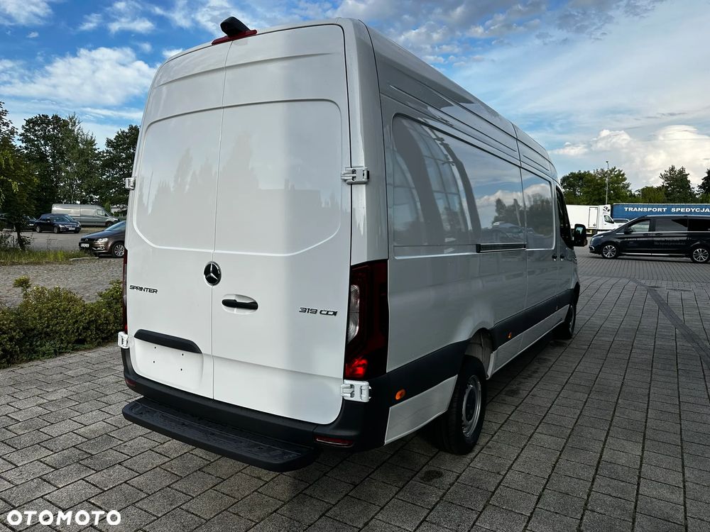 Mercedes-Benz Sprinter - 7